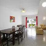 Aldeamento Turistico Aldeia Da Gale 3* אלבופיירה