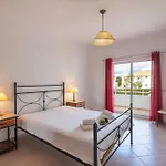 Aldeamento Turistico Aldeia Da Gale 3* אלבופיירה